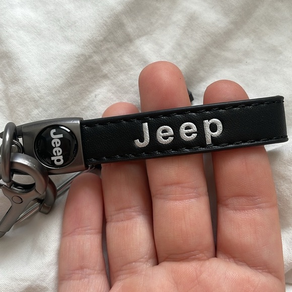 New Black and Silver Jeep Keychain - Picture 5 of 6